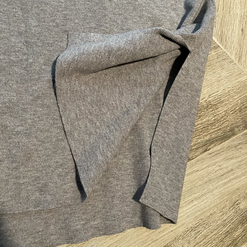 Grey Mod Def sweater - Picture 4 of 4